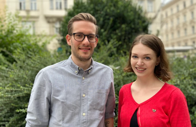 Freuen sich auf die künftige Zusammenarbeit: Kate Sowa, Gründerin und Co-Sprecherin der C2C-Regionalgruppe Wien, sowie Martin Rohner von WoodRocks. Freuen sich auf die künftige Zusammenarbeit: Kate Sowa, Gründerin und Co-Sprecherin der C2C-Regionalgruppe Wien, sowie Martin Rohner von WoodRocks.